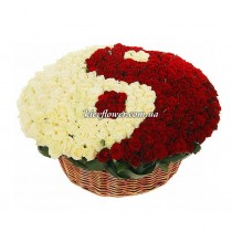 Композиция из 351 розы  